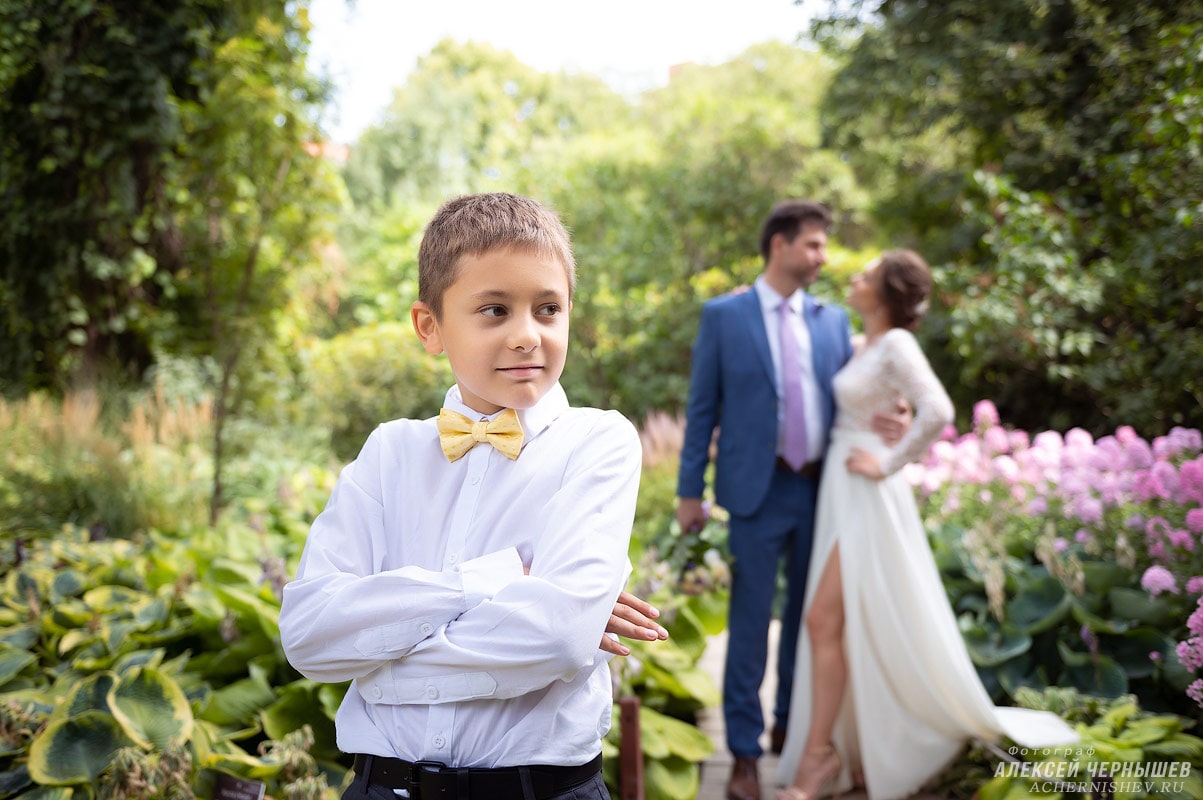 Ребенок на свадьбе — фото