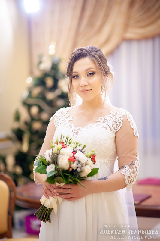 Измайловский ЗАГС фото невесты с букетом