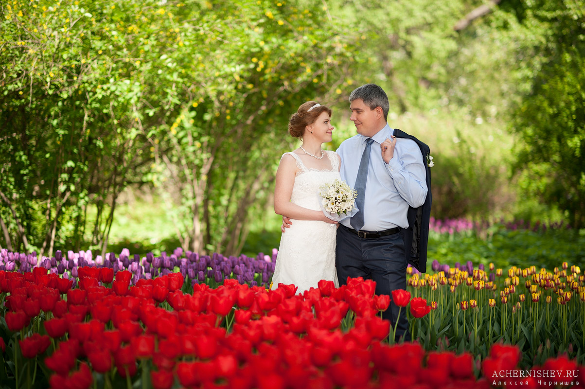 фотосессия у тюльпанов в московском парке