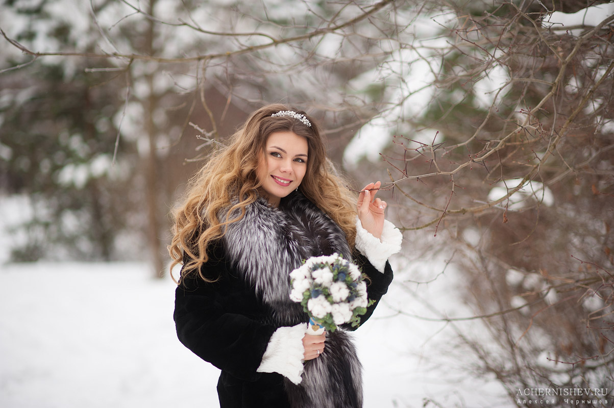 невеста с букетом зимой фото