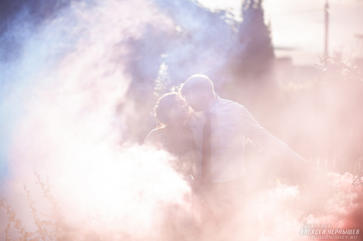свадебная фотосессия с дымовыми шашками