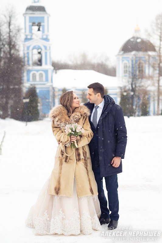 Свадебное фото зимой в Царицыно