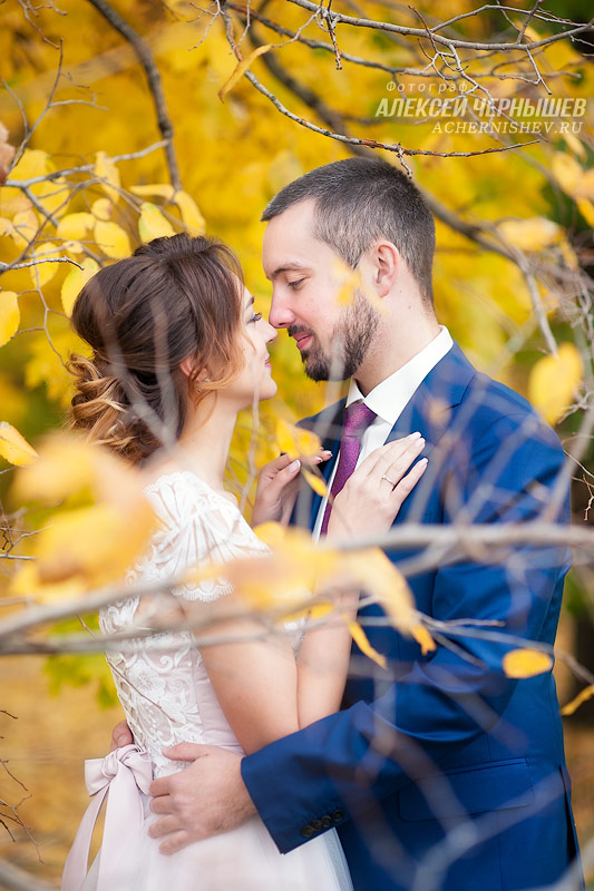 свадебная фотосессия в октябре в Коломенском