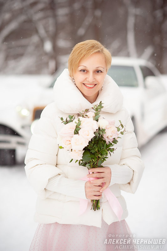 Свадебная фотосессия зимой в Коломенском — фото невесты
