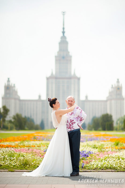 фото с видом на МГУ