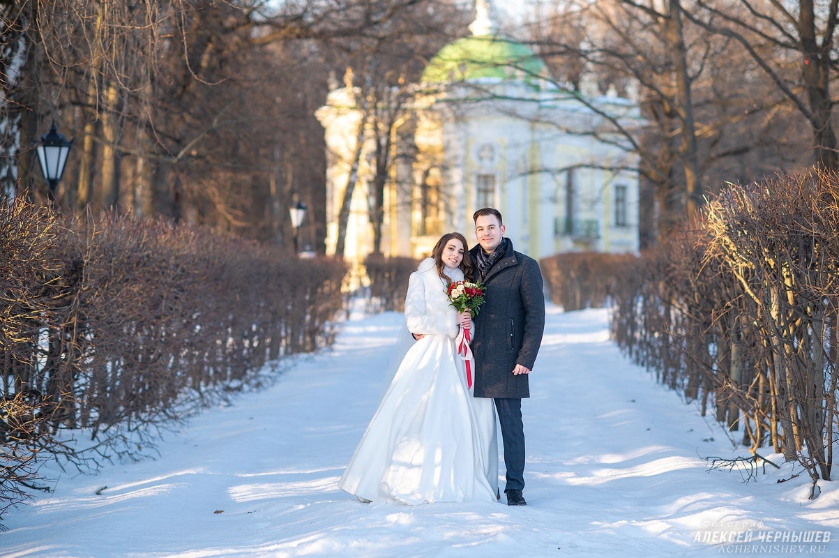 Свадебная фотосессия в Кусково зимой