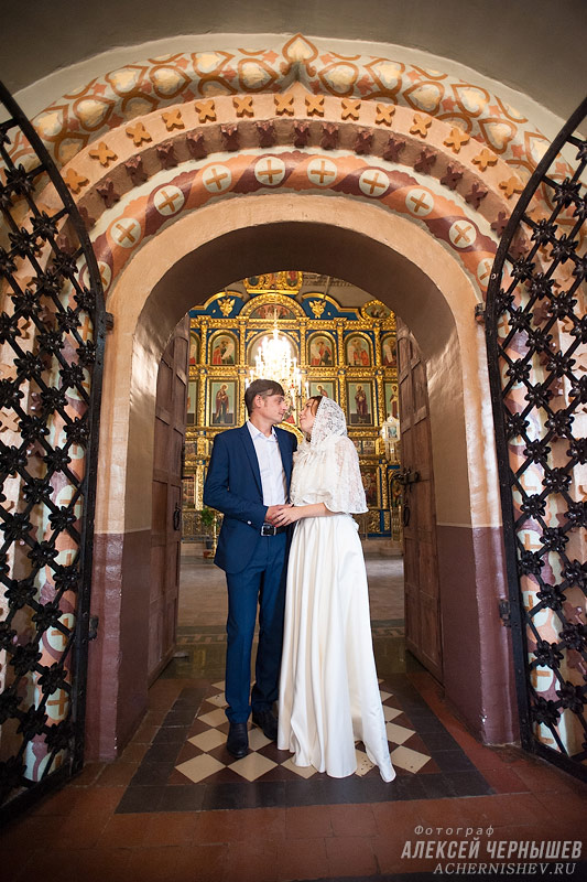 фотосессия венчание в храме Успения Пресвятой Богородицы