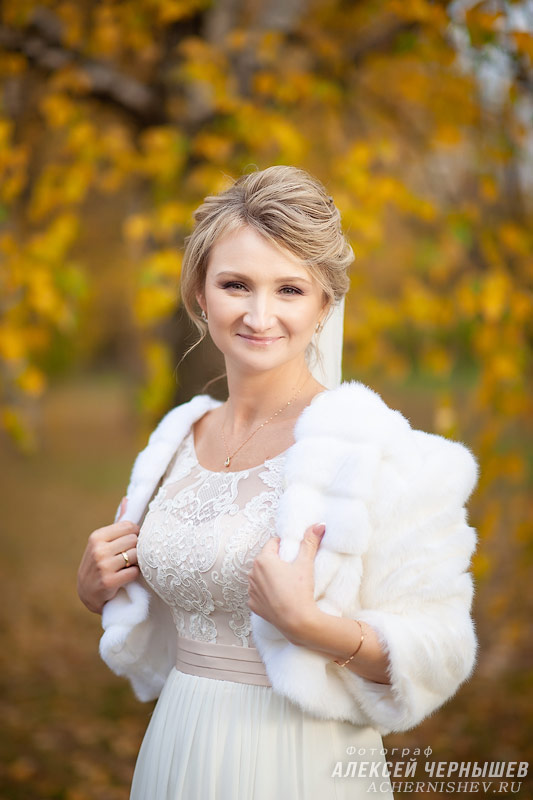 Портрет невесты в Воронцовском парке фото